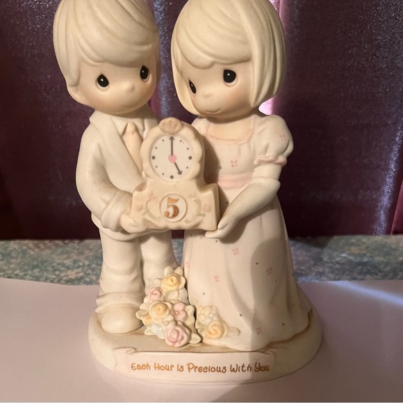 Precious Moments | Art | Precious Moments Each Hour Is Precious With ...